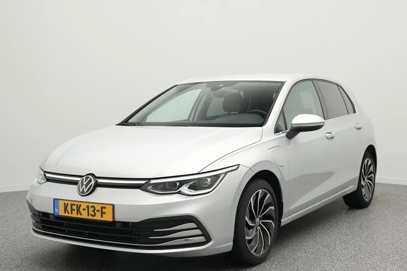 Volkswagen Golf (2022)