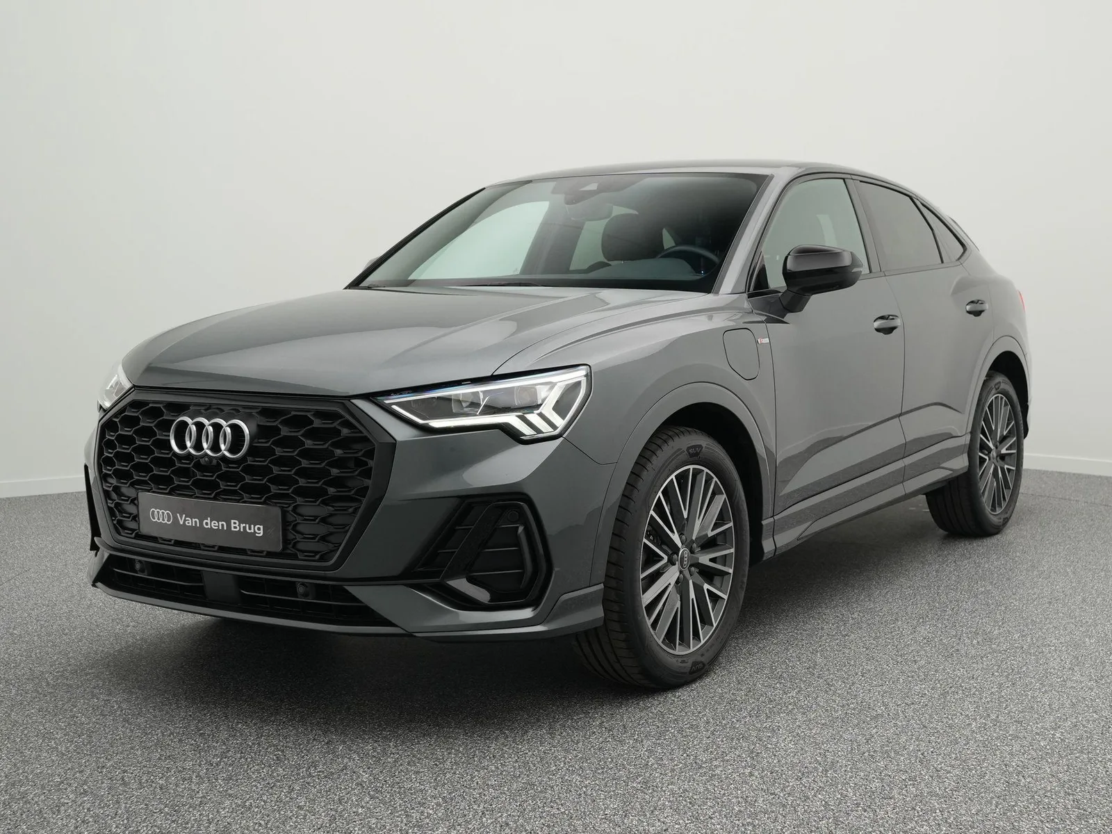 Audi Q3 (2022) — foto 1
