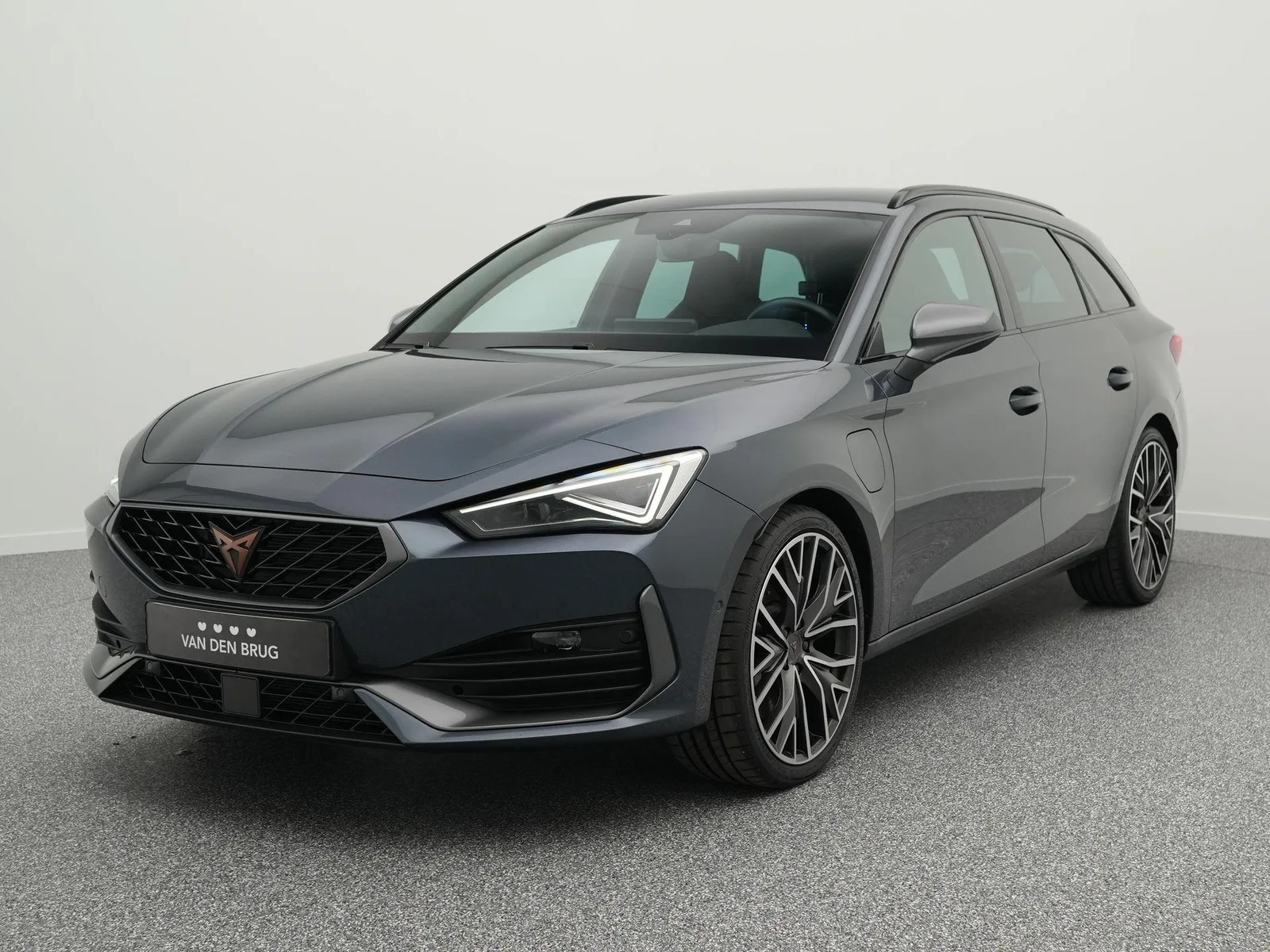 CUPRA Leon Sportstourer (2024) — foto 1