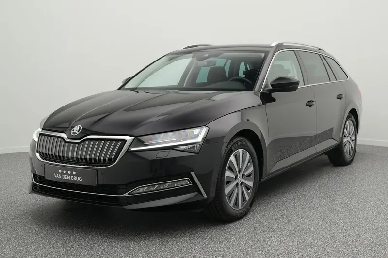 Škoda Superb (2023)