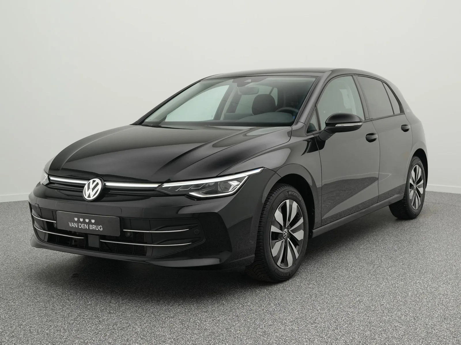 Volkswagen Golf (2025) — foto 1