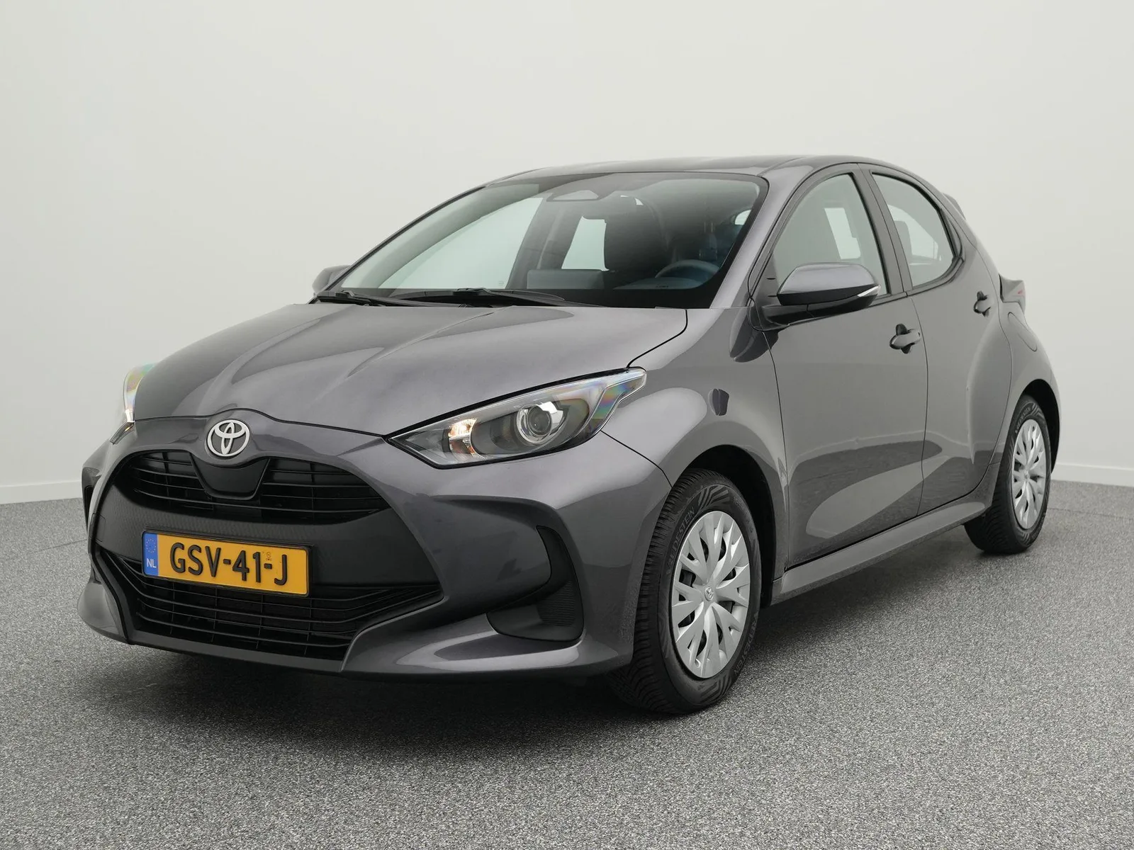 Toyota Yaris (2024) — foto 1
