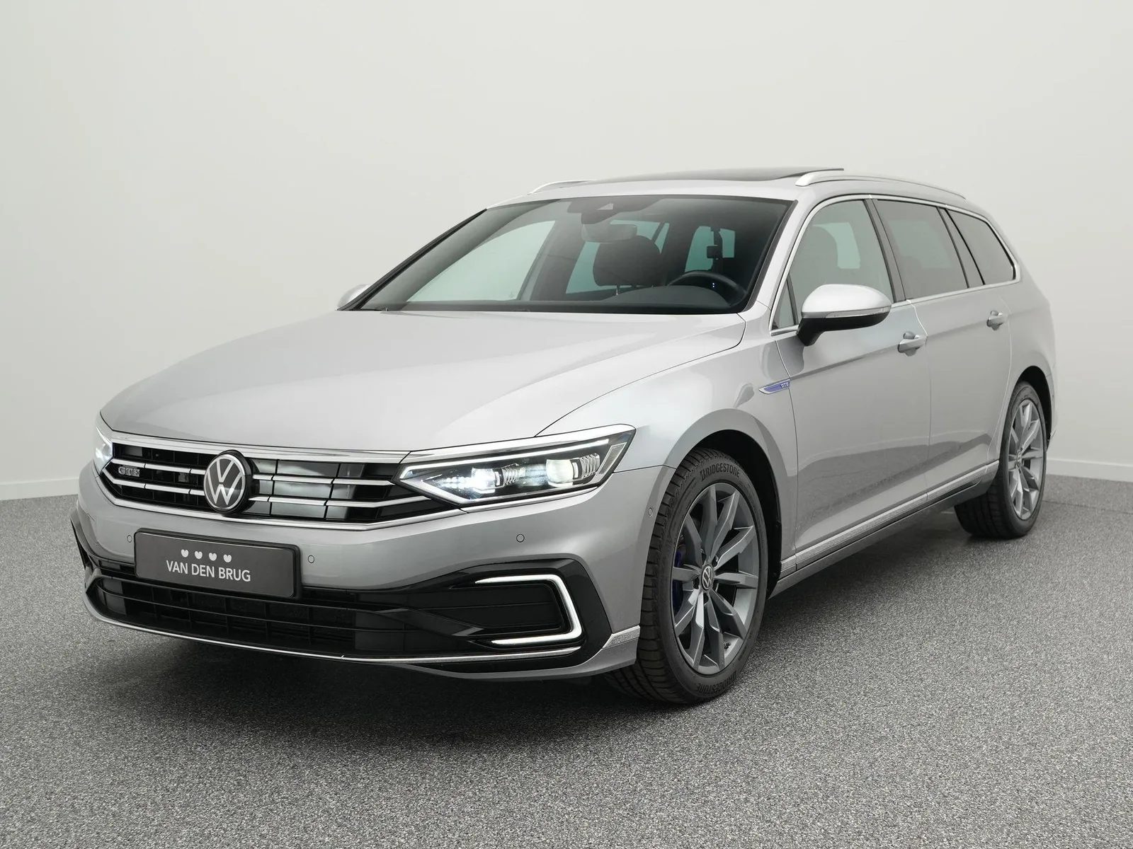Volkswagen Passat (2020) — foto 1