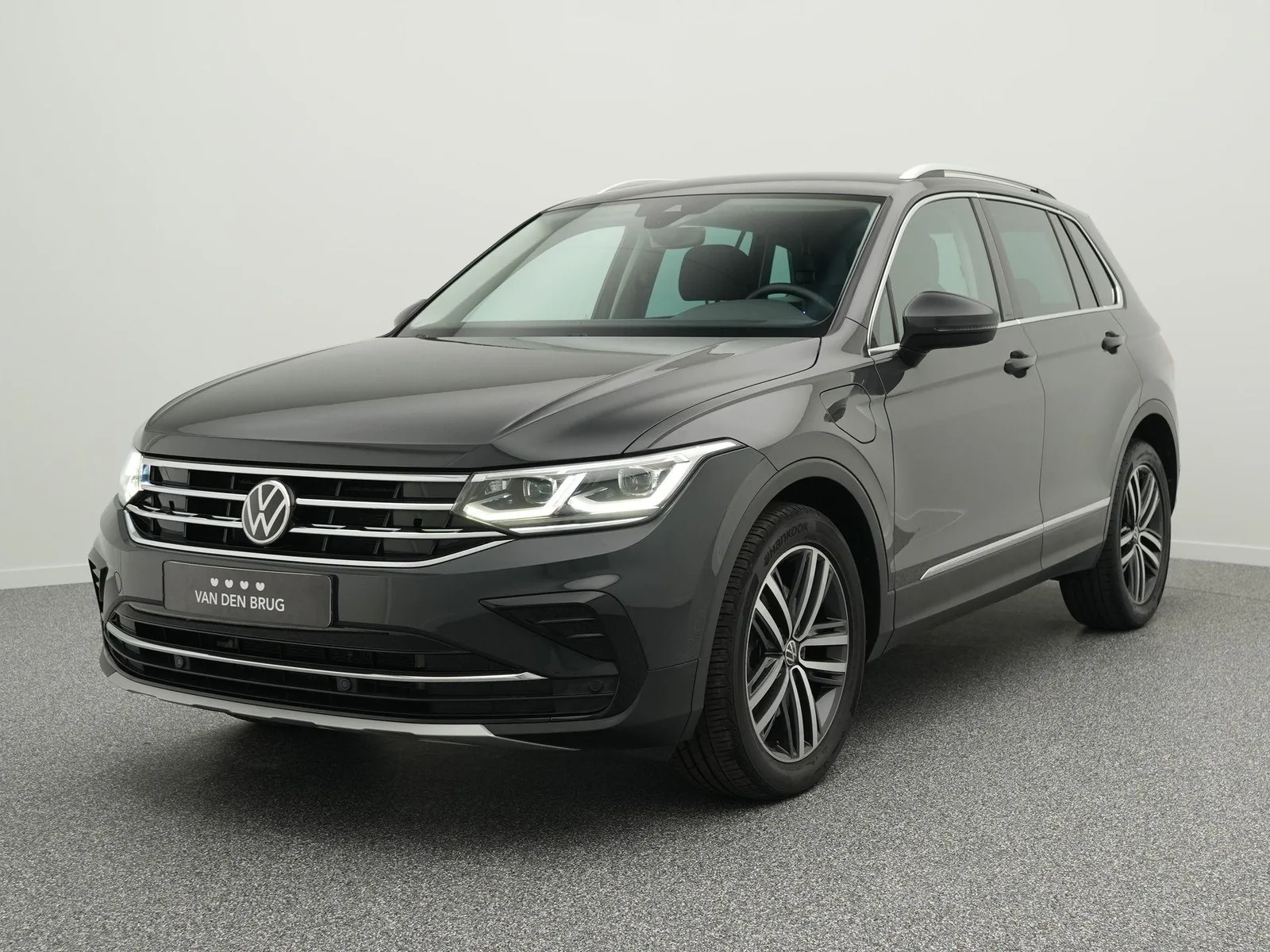Volkswagen Tiguan (2021) — foto 1