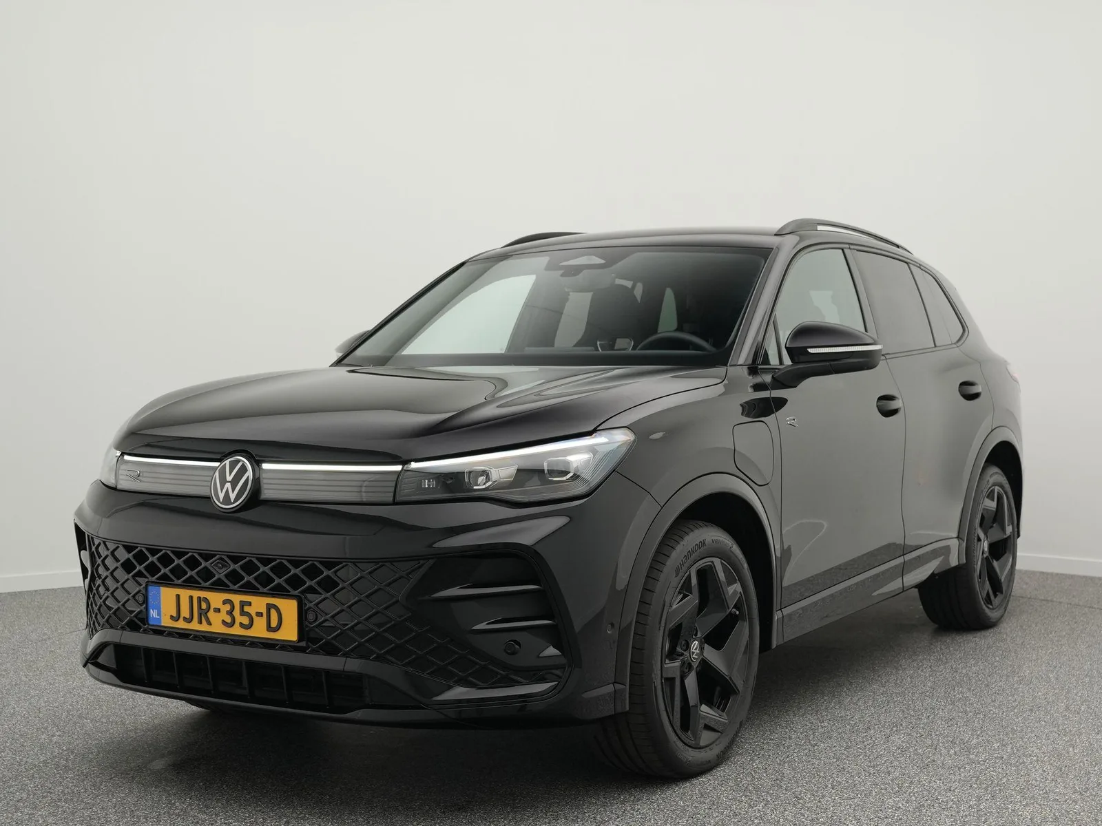 Volkswagen Tiguan (2025) — foto 1