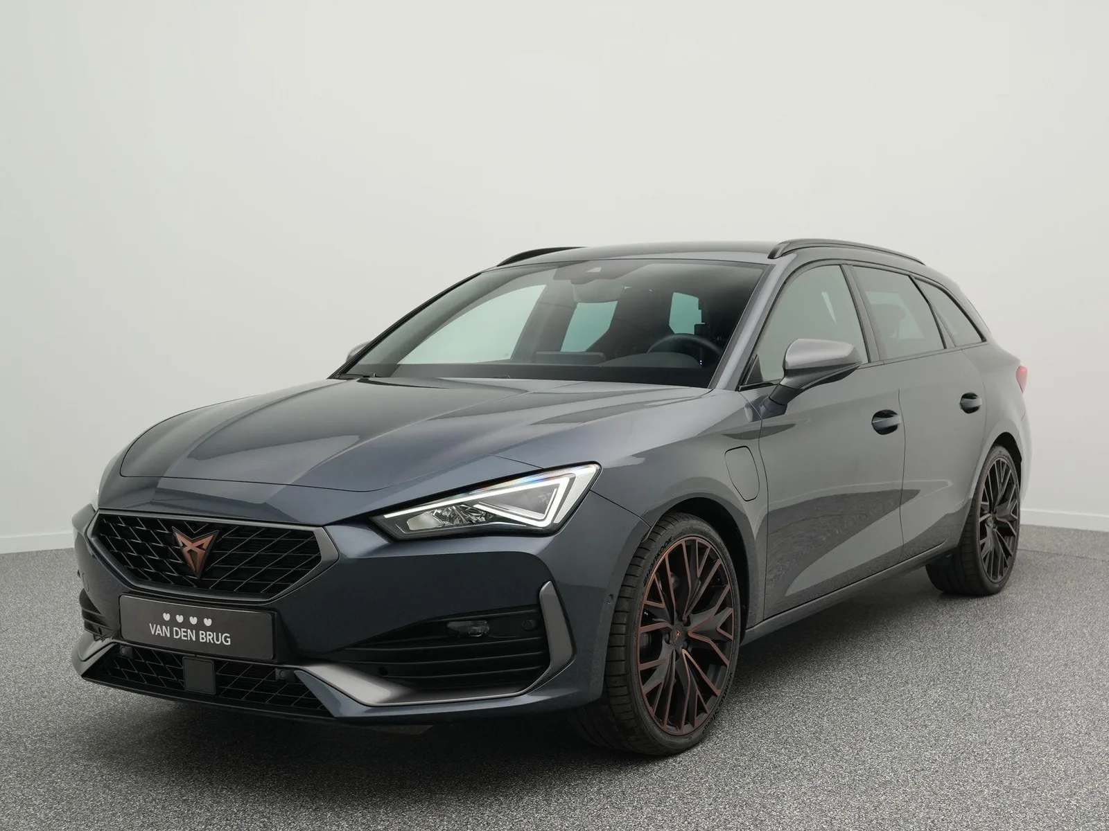 CUPRA Leon Sportstourer (2024) — foto 1