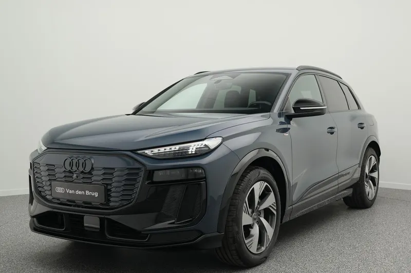Audi Q6 e-tron (2025)