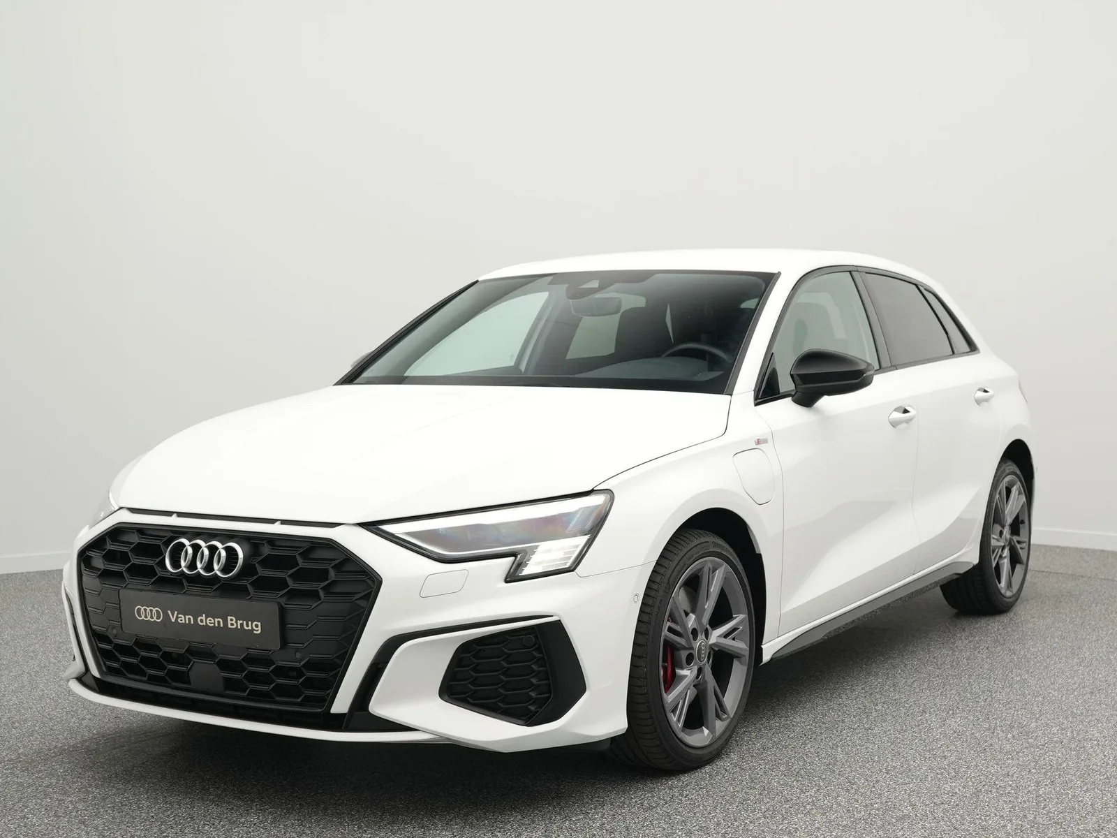 Audi A3 (2024) — foto 1