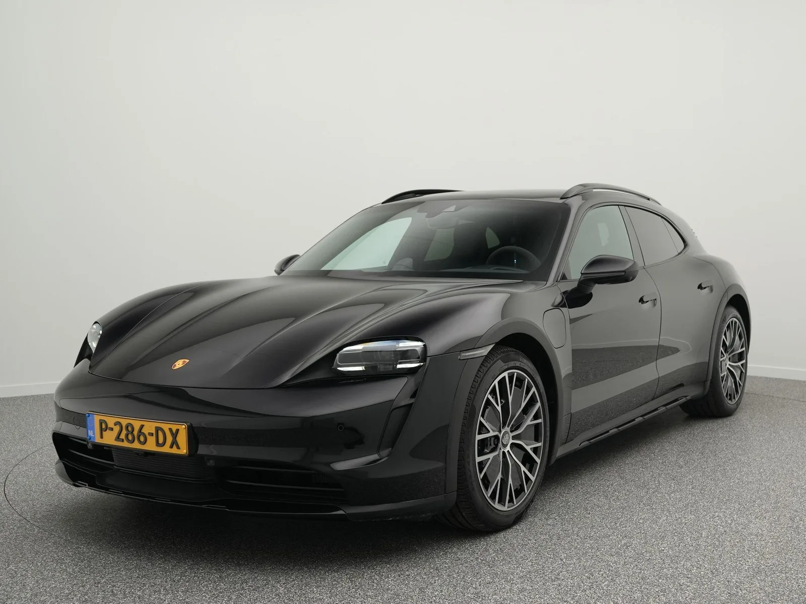 Porsche Taycan (2022) — foto 1