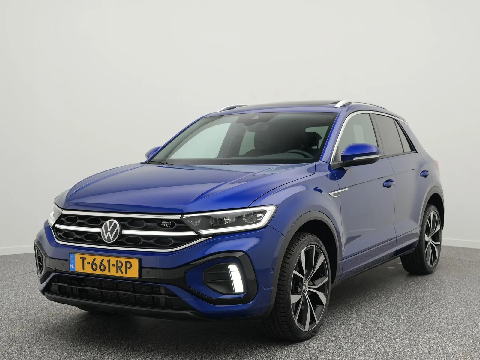 Volkswagen T-Roc (2023) — foto 1