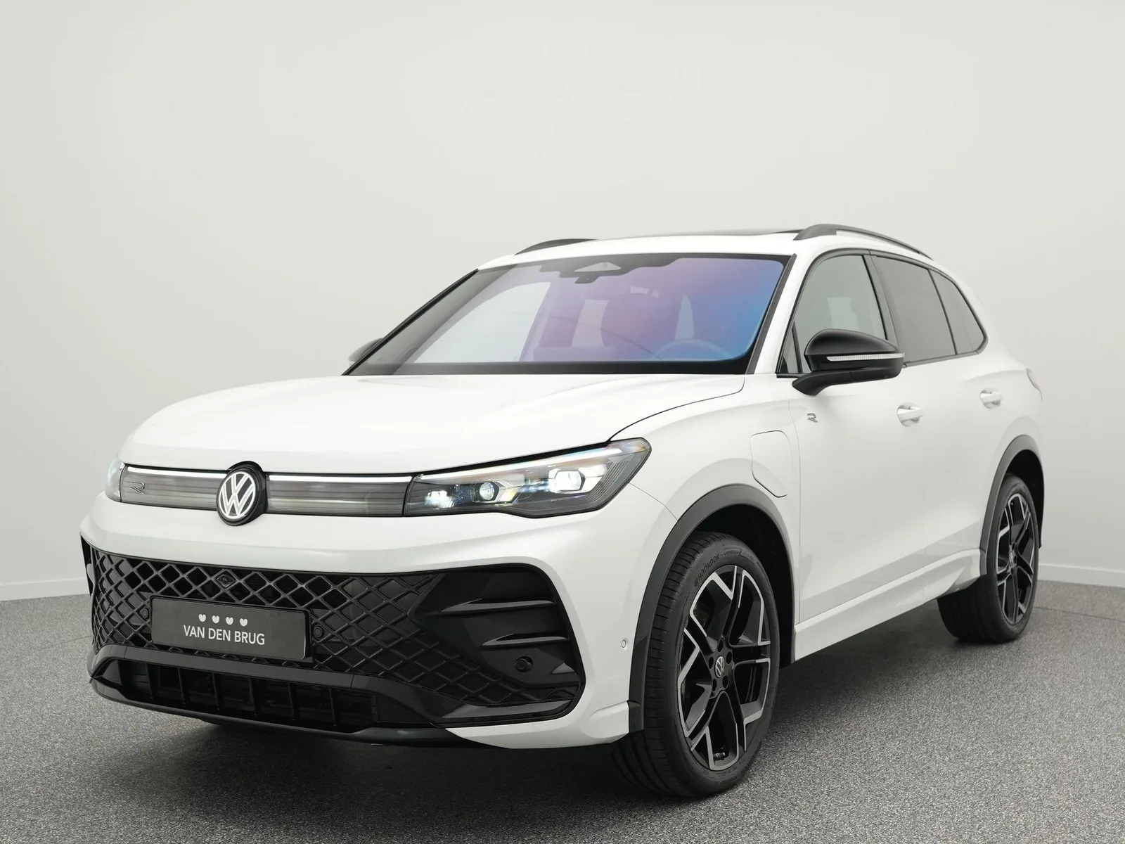 Volkswagen Tiguan (2025) — foto 1