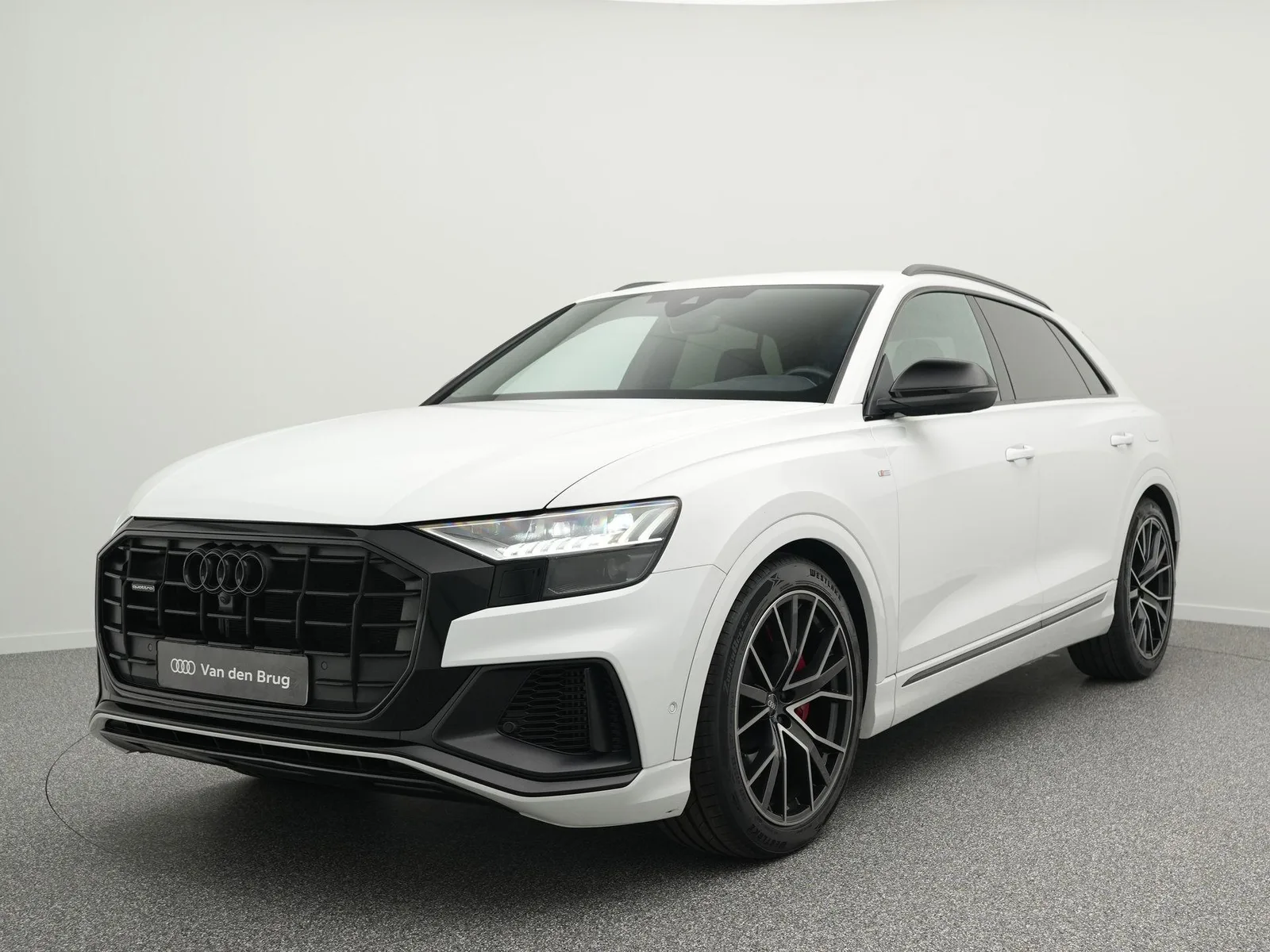 Audi Q8 (2022) — foto 1