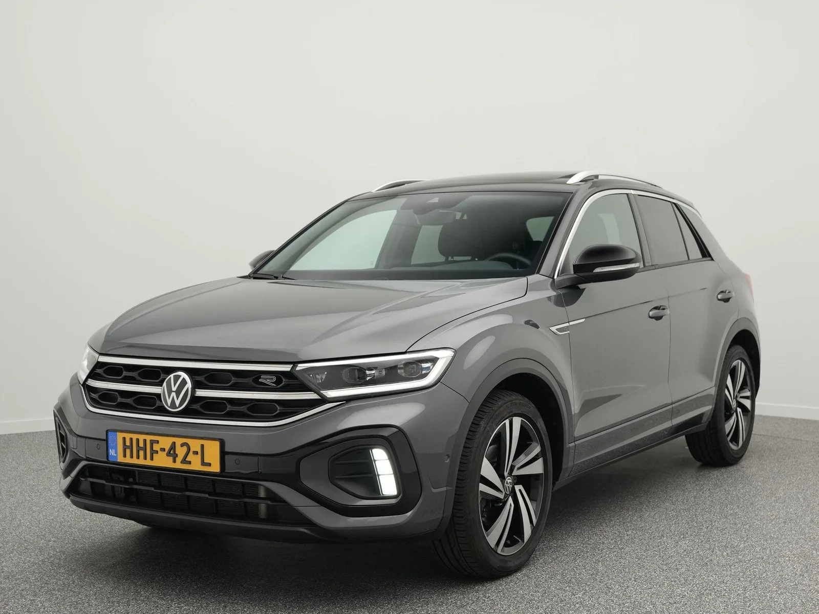 Volkswagen T-Roc (2024) — foto 1
