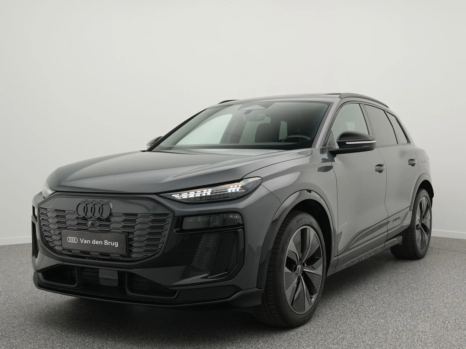 Audi Q6 e-tron (2024) — foto 1