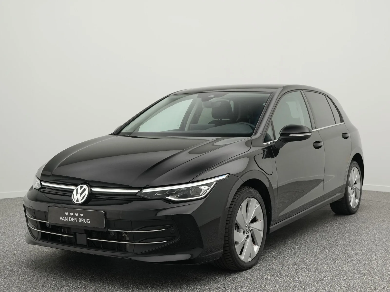 Volkswagen Golf (2025) — foto 1