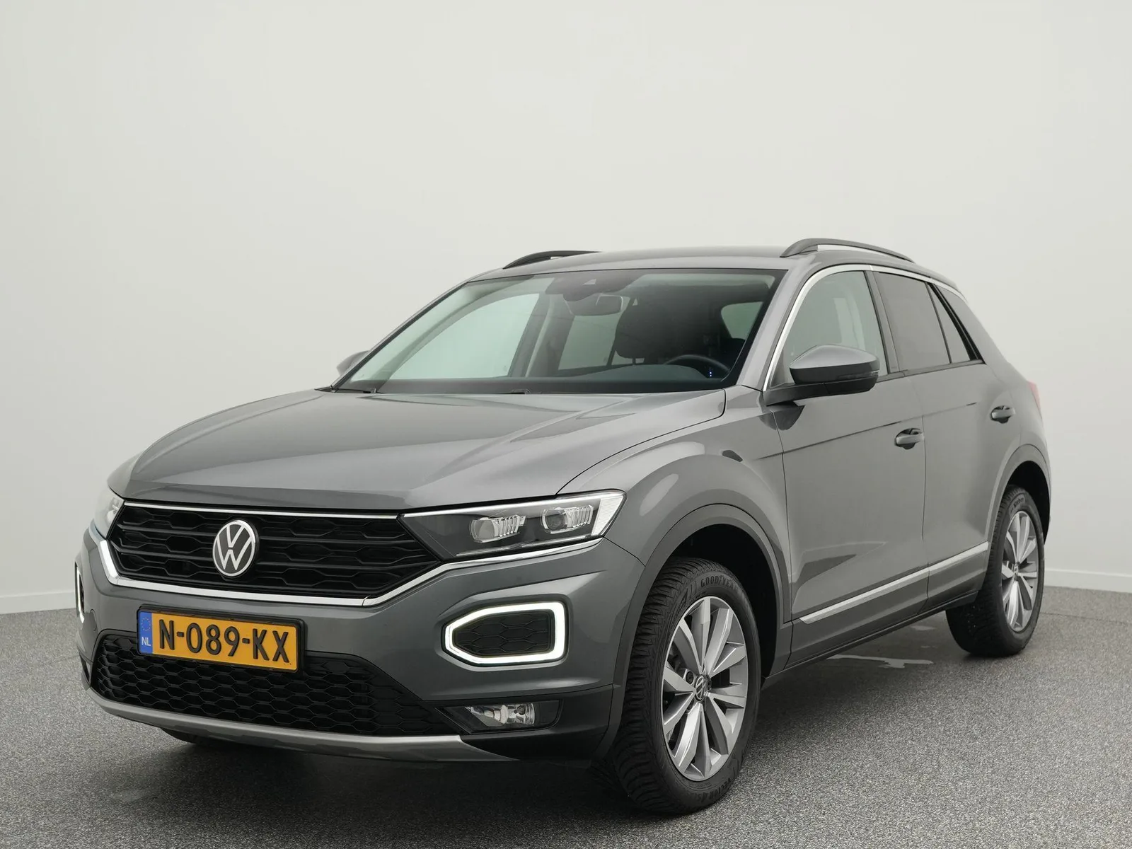 Volkswagen T-Roc (2021) — foto 1