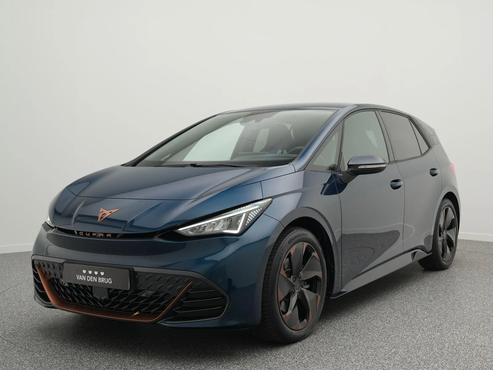 CUPRA Born (2024) — foto 1
