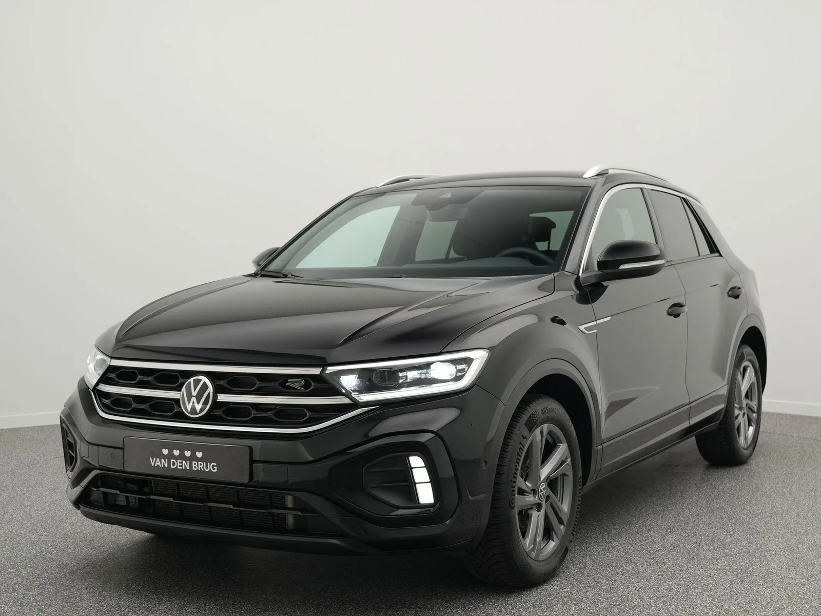 Volkswagen T-Roc (2025) — foto 1