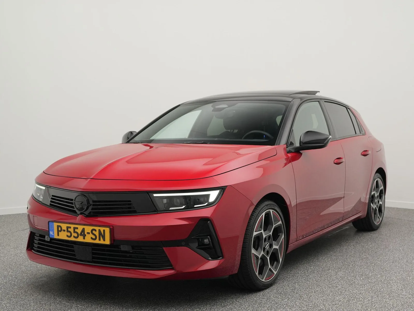 Opel Astra (2022) — foto 1