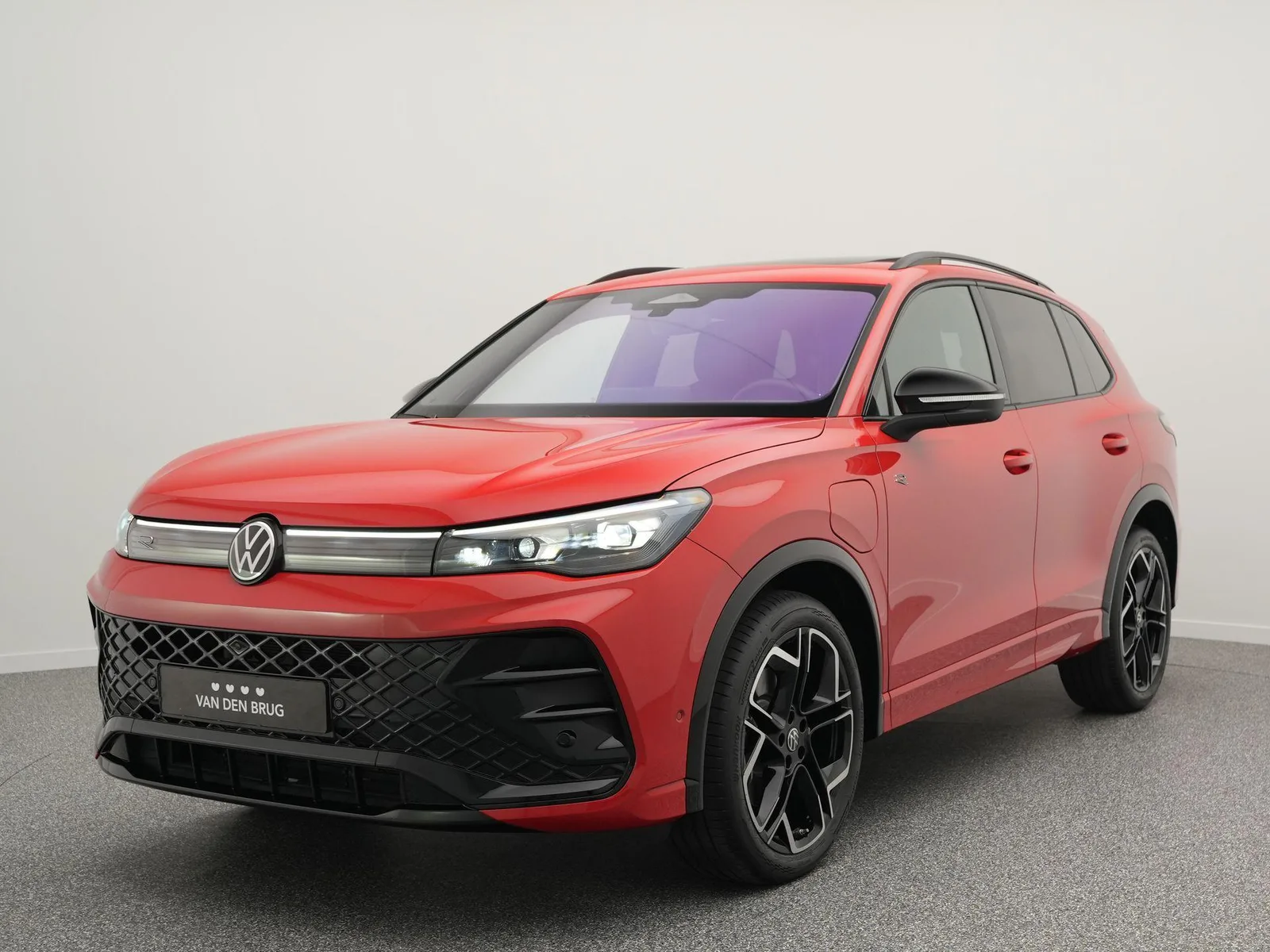 Volkswagen Tiguan (2025) — foto 1