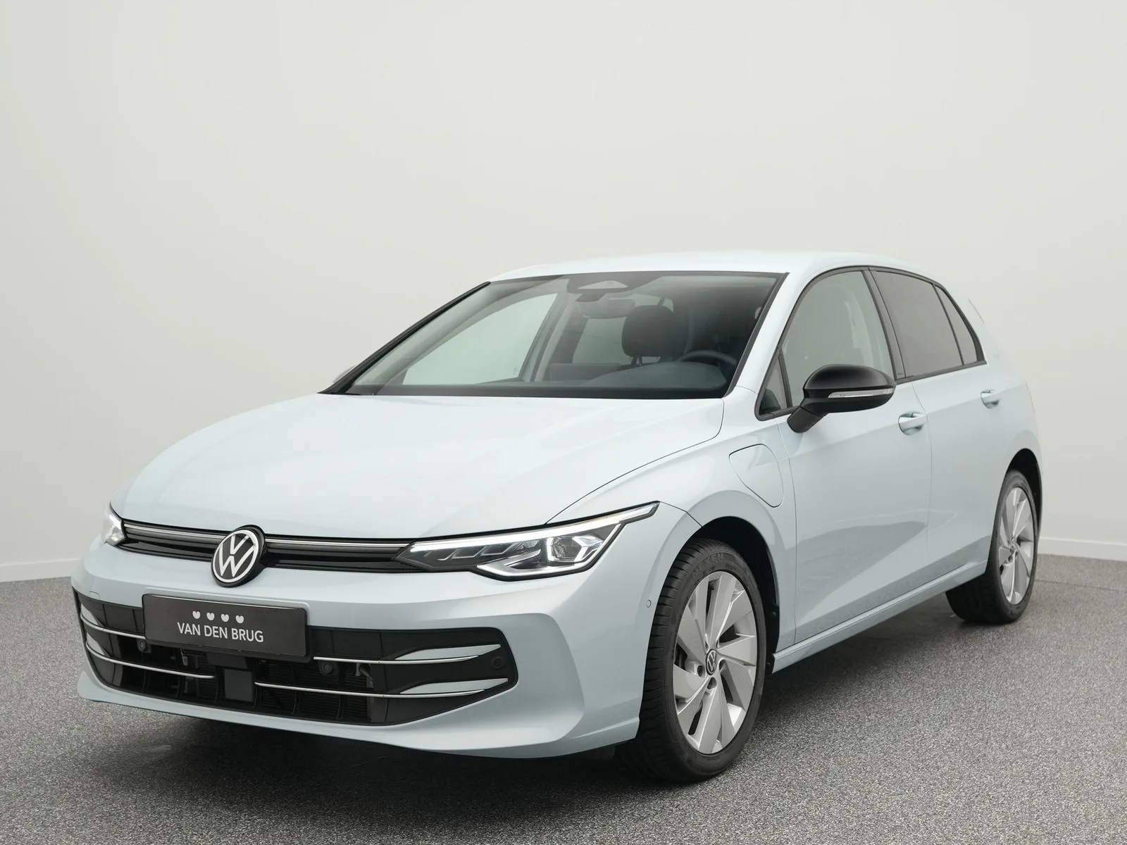 Volkswagen Golf (2025) — foto 1