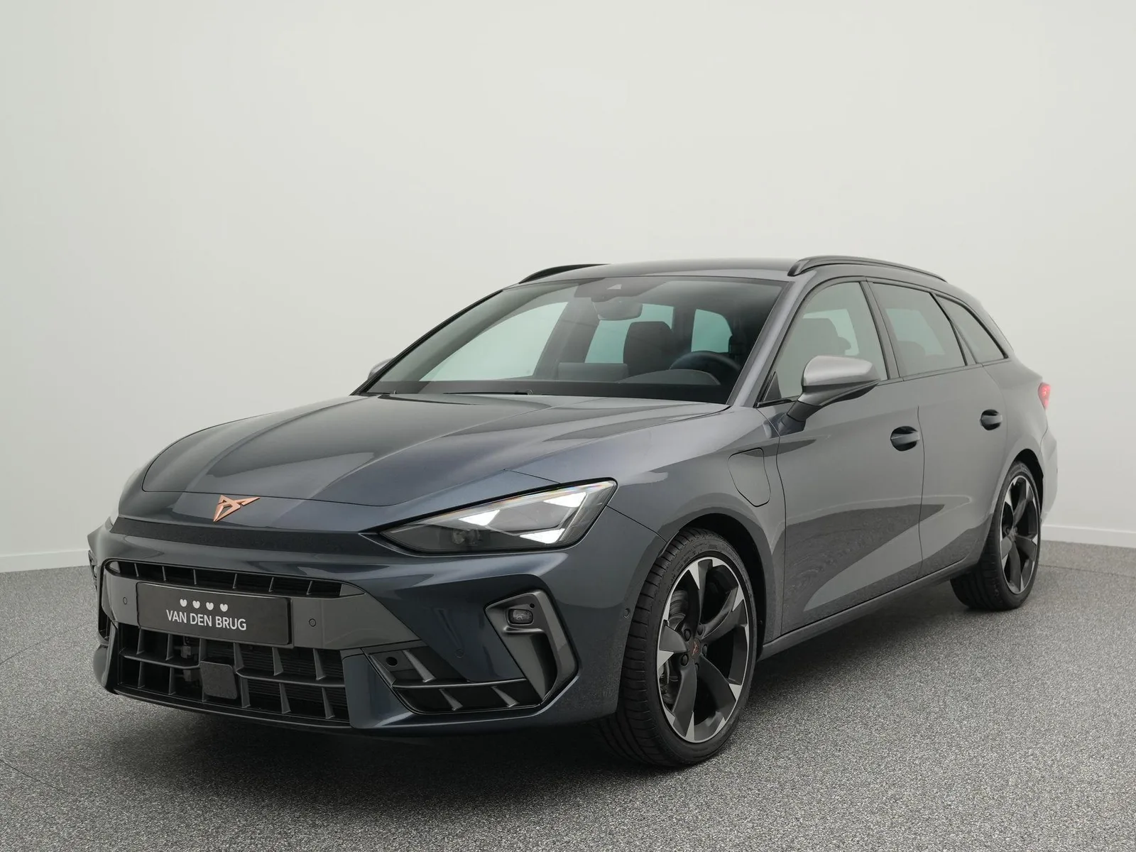 CUPRA Leon Sportstourer (2024) — foto 1