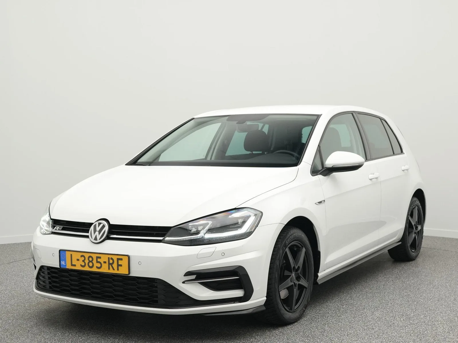 Volkswagen Golf (2019) — foto 1