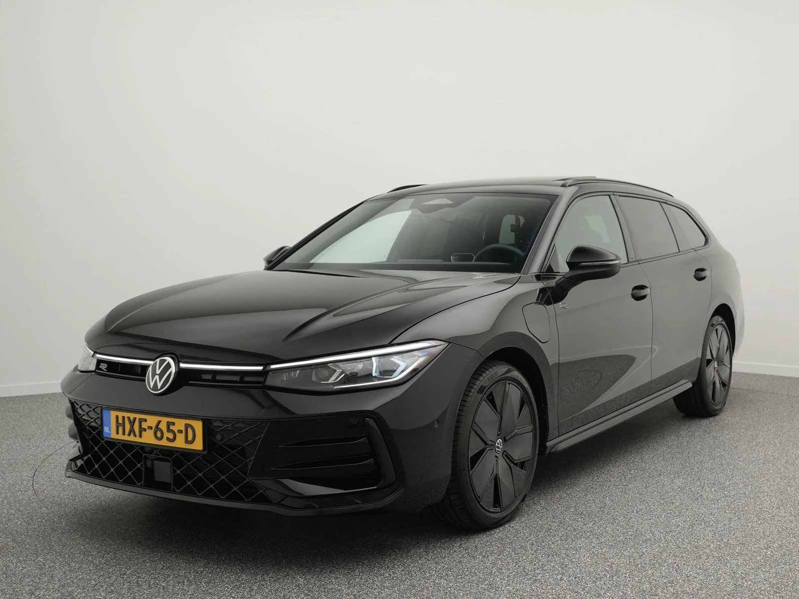Volkswagen Passat (2025) — foto 1