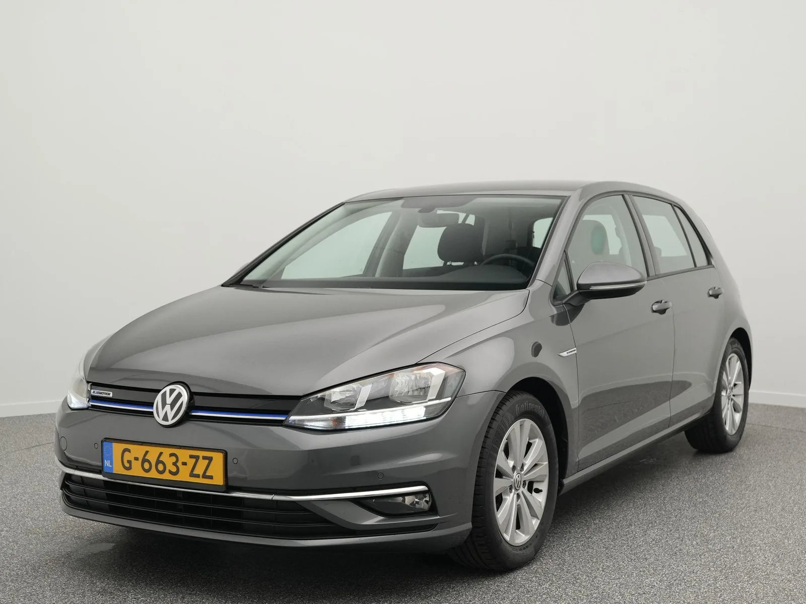 Volkswagen Golf (2019) — foto 1