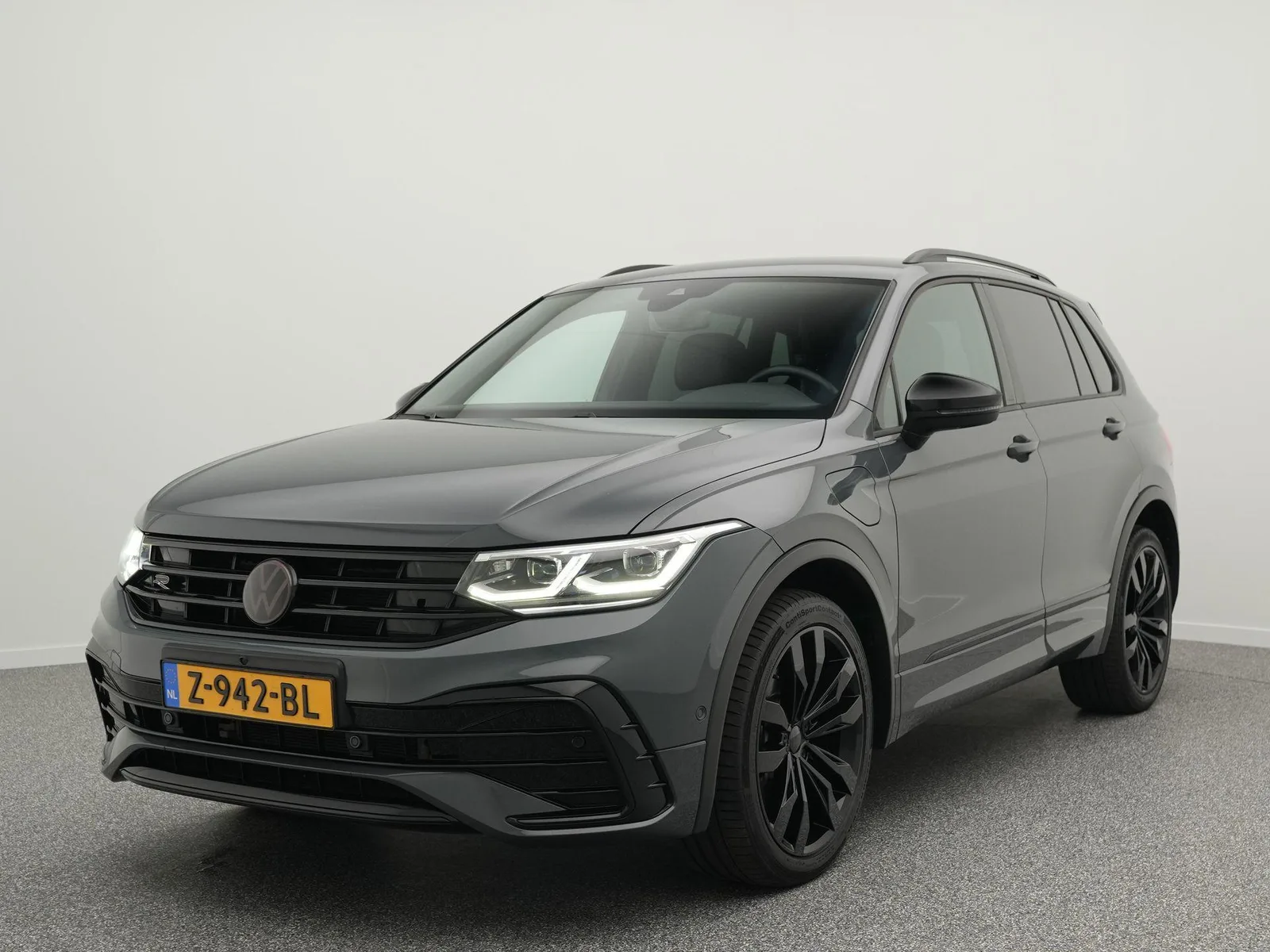 Volkswagen Tiguan (2022) — foto 1