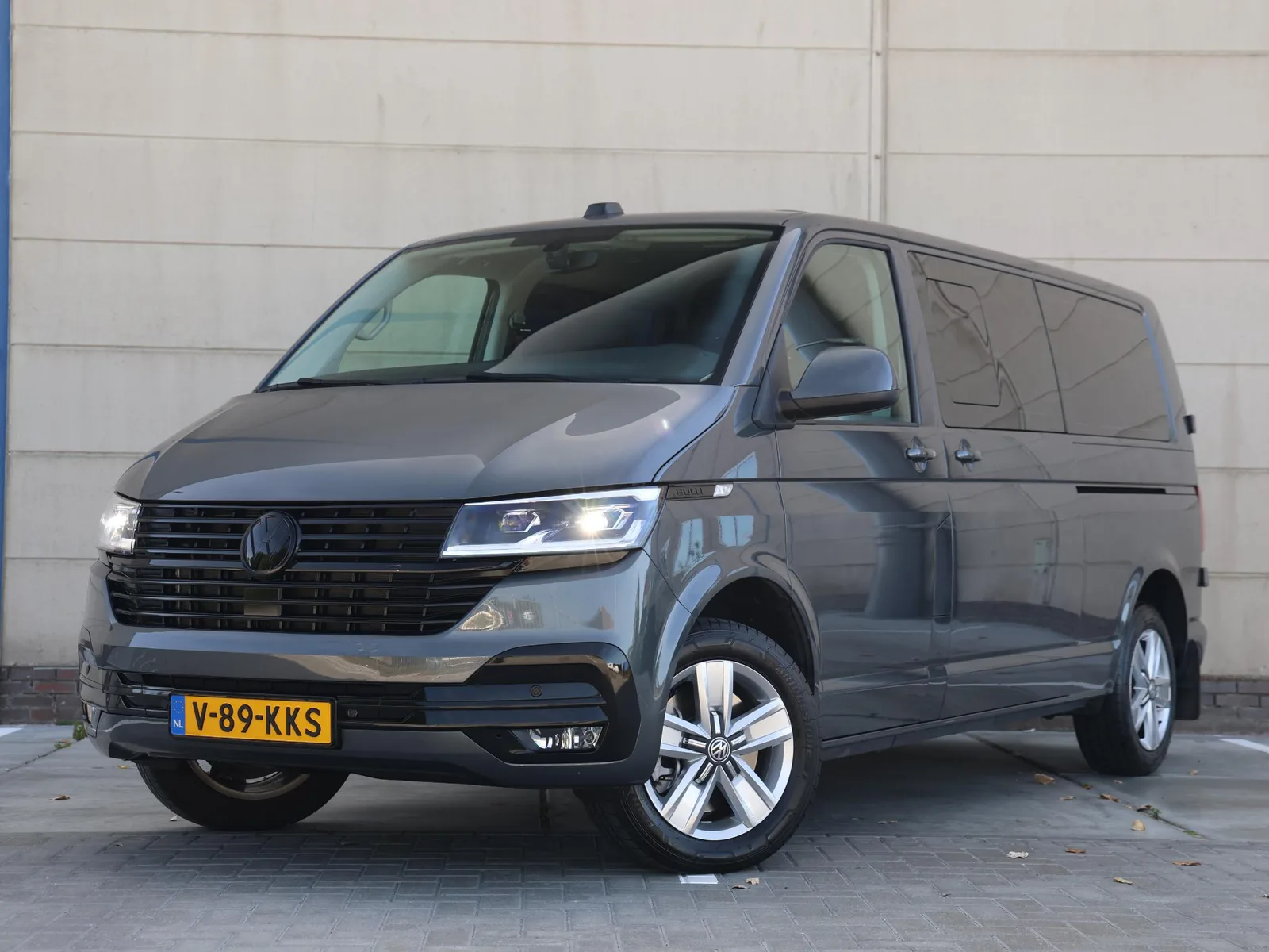 Volkswagen Transporter (2024) — foto 1