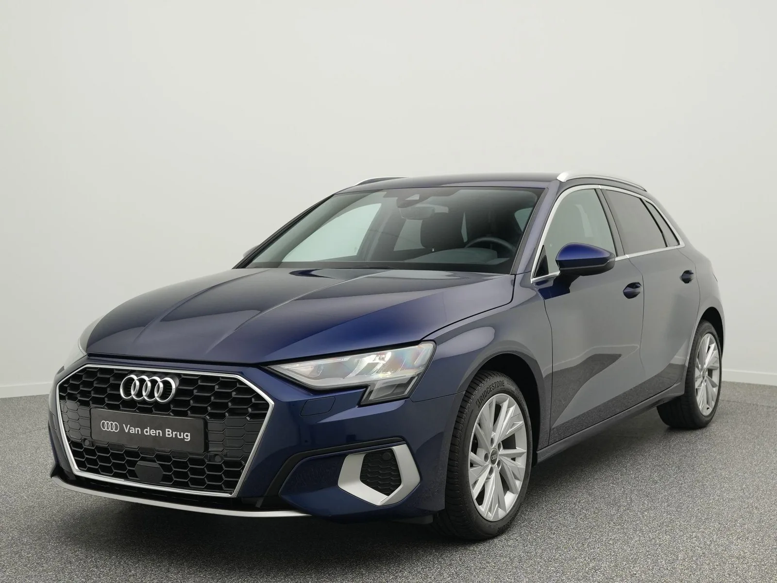 Audi A3 (2023) — foto 1