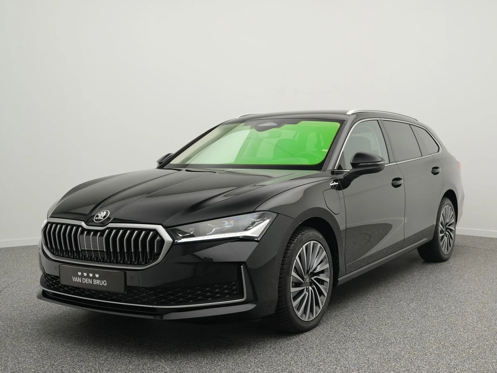 Škoda Superb (2025) — foto 1