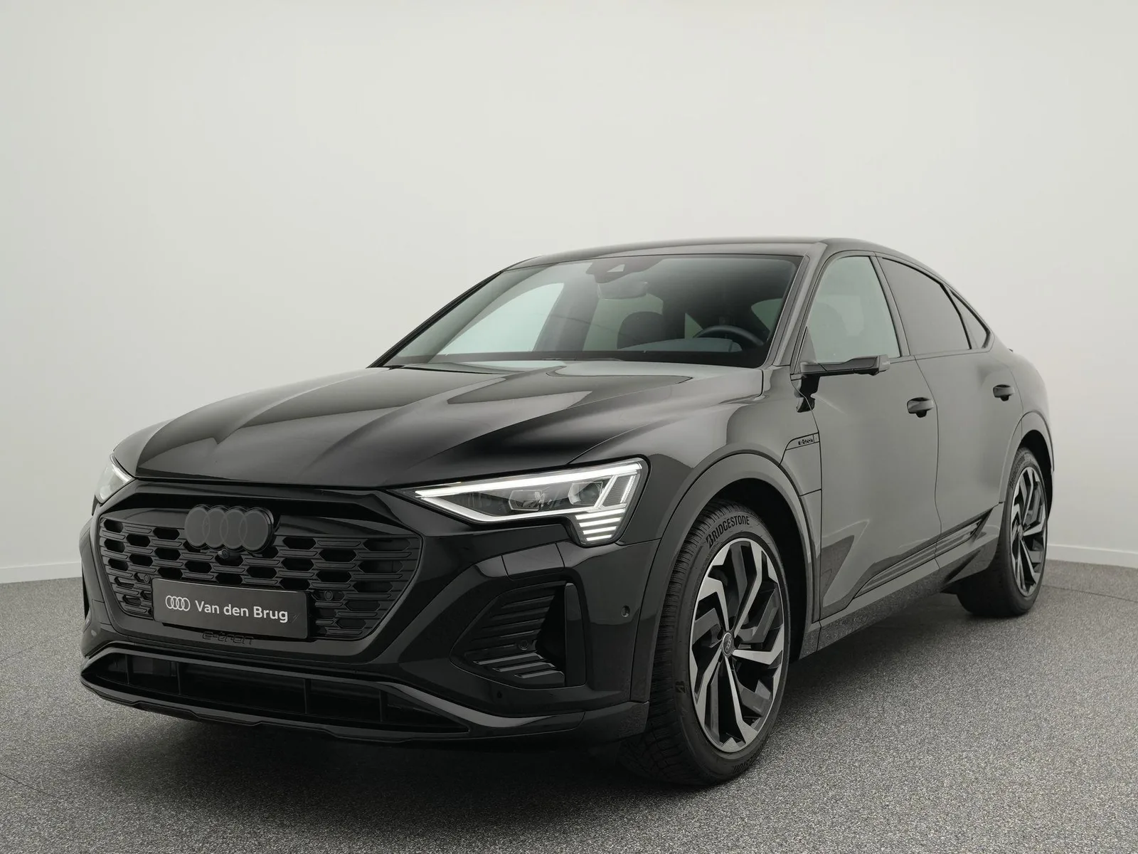 Audi Q8 e-tron (2024) — foto 1