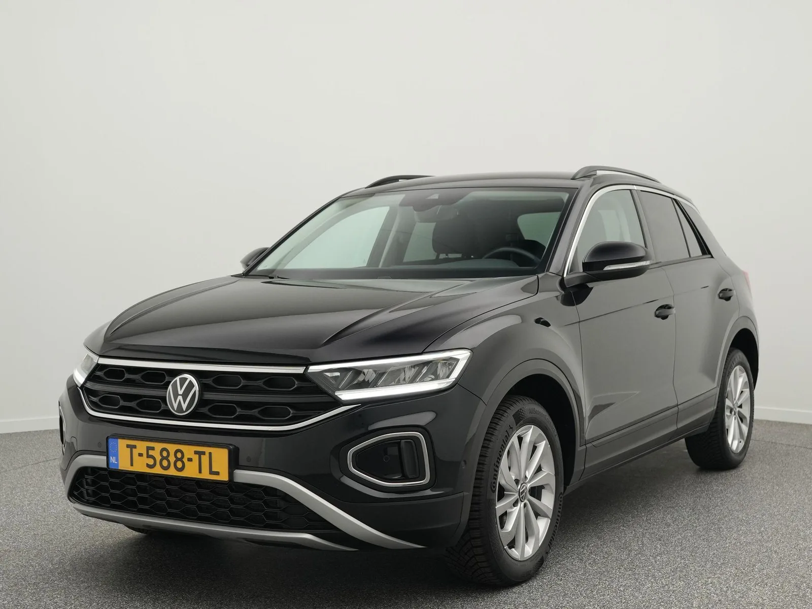 Volkswagen T-Roc (2023) — foto 1