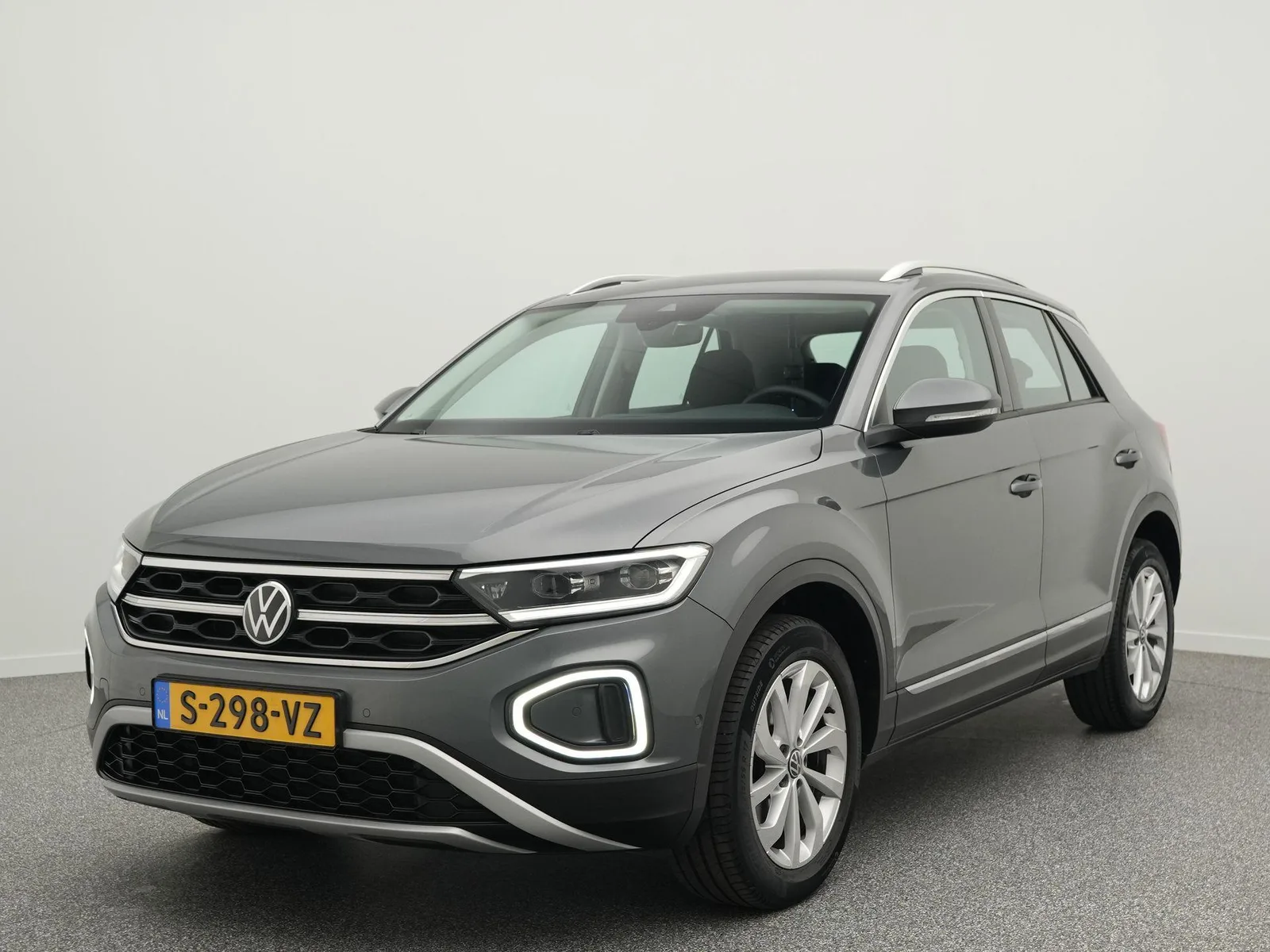 Volkswagen T-Roc (2022) — foto 1