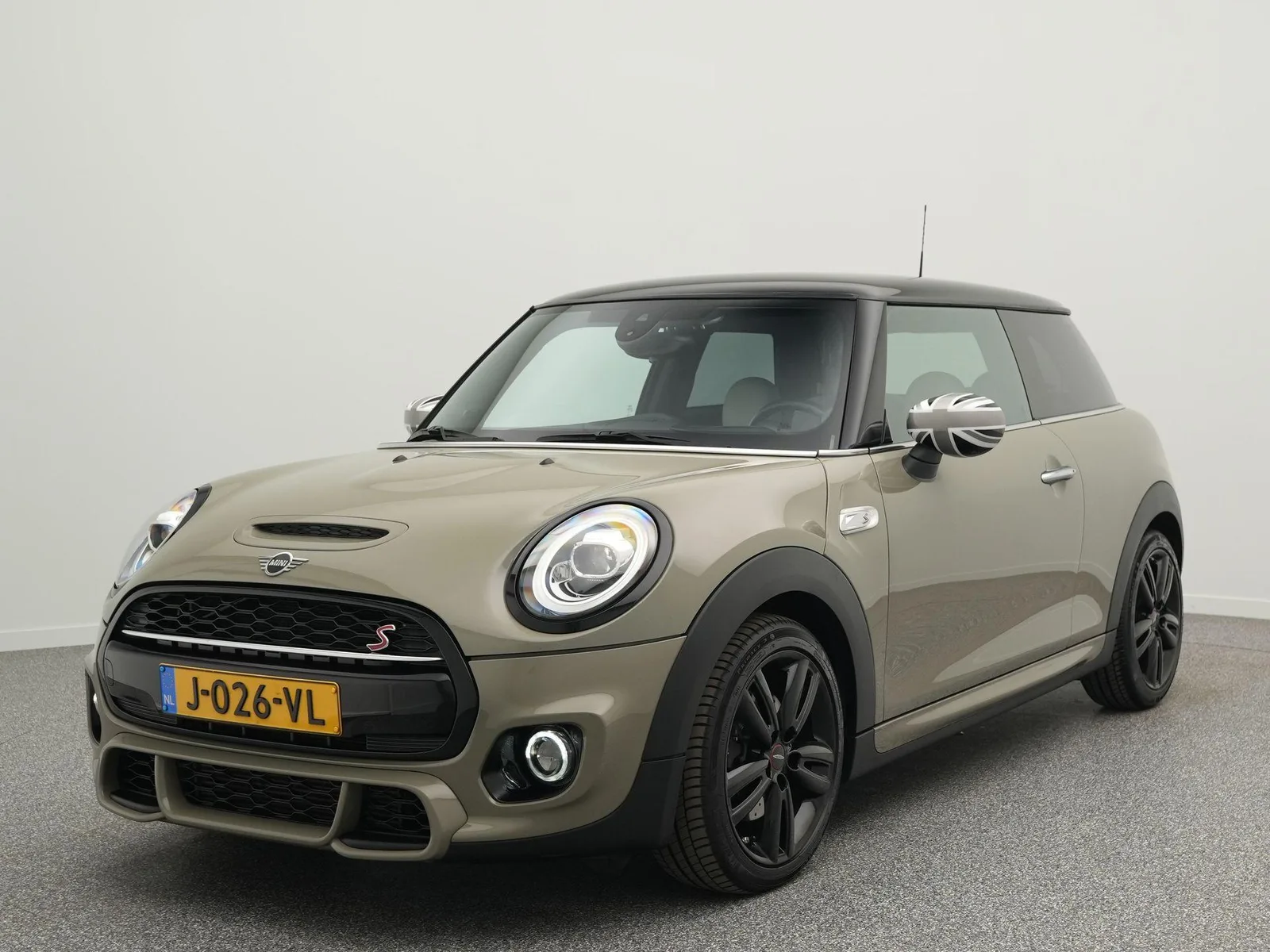 MINI Cooper S (2019) — foto 1