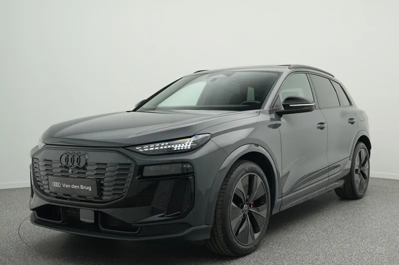 Audi Q6 e-tron (2024)