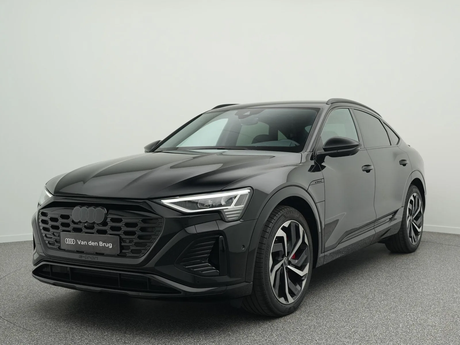 Audi Q8 e-tron (2024) — foto 1