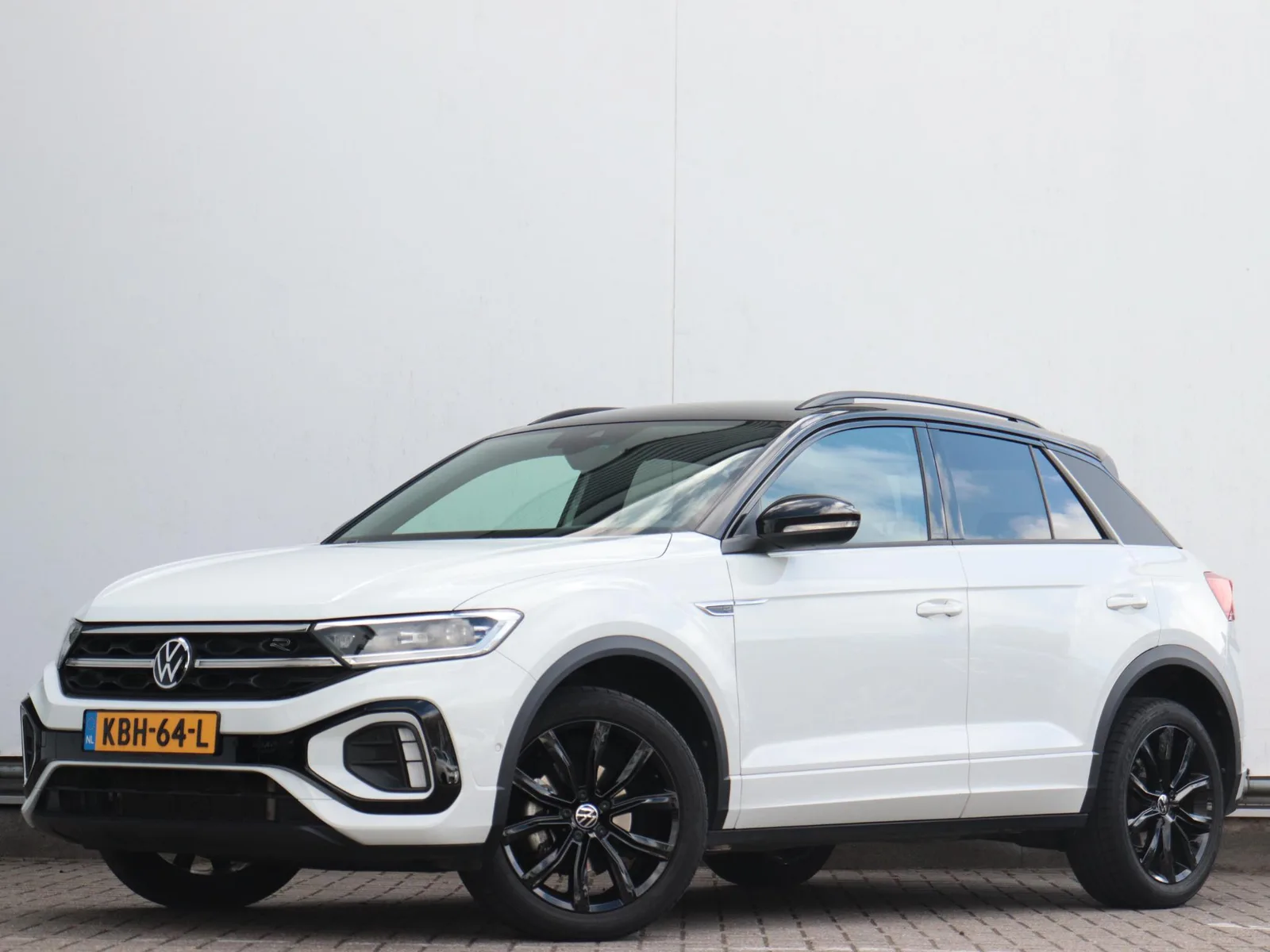 Volkswagen T-Roc (2024) — foto 1