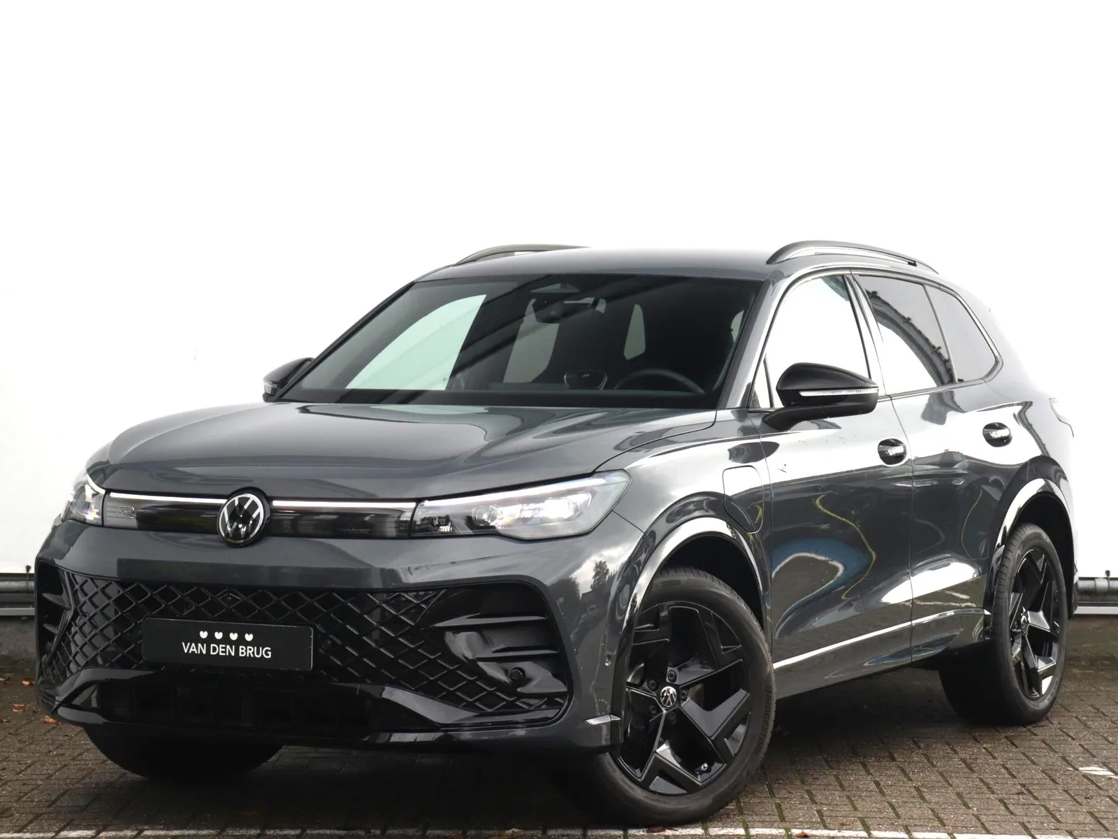Volkswagen Tiguan (2025) — foto 1