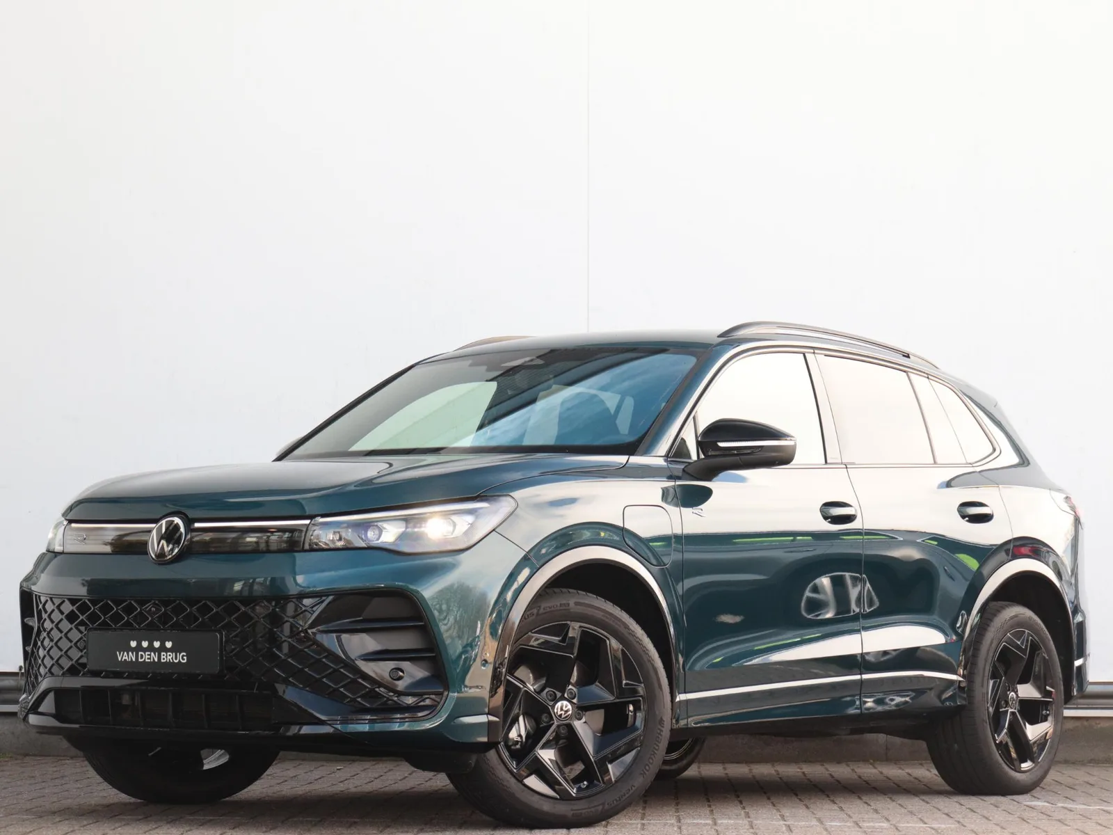 Volkswagen Tiguan (2025) — foto 1