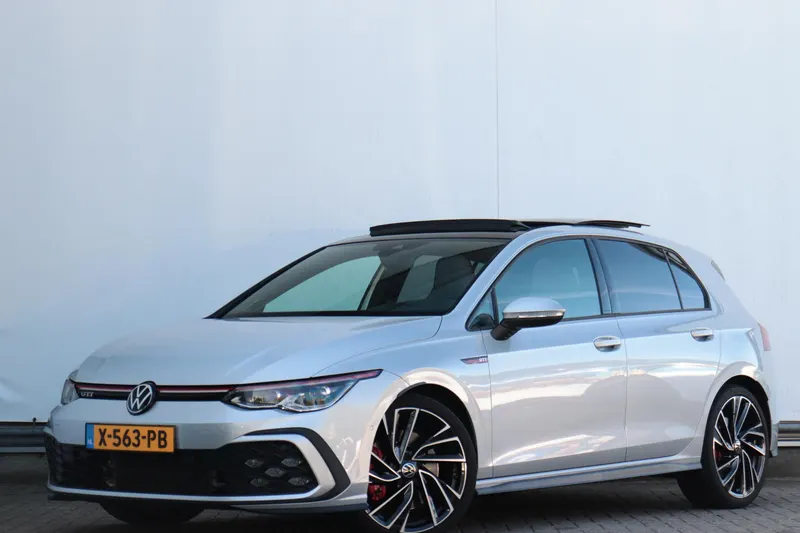 Volkswagen Golf (2024)