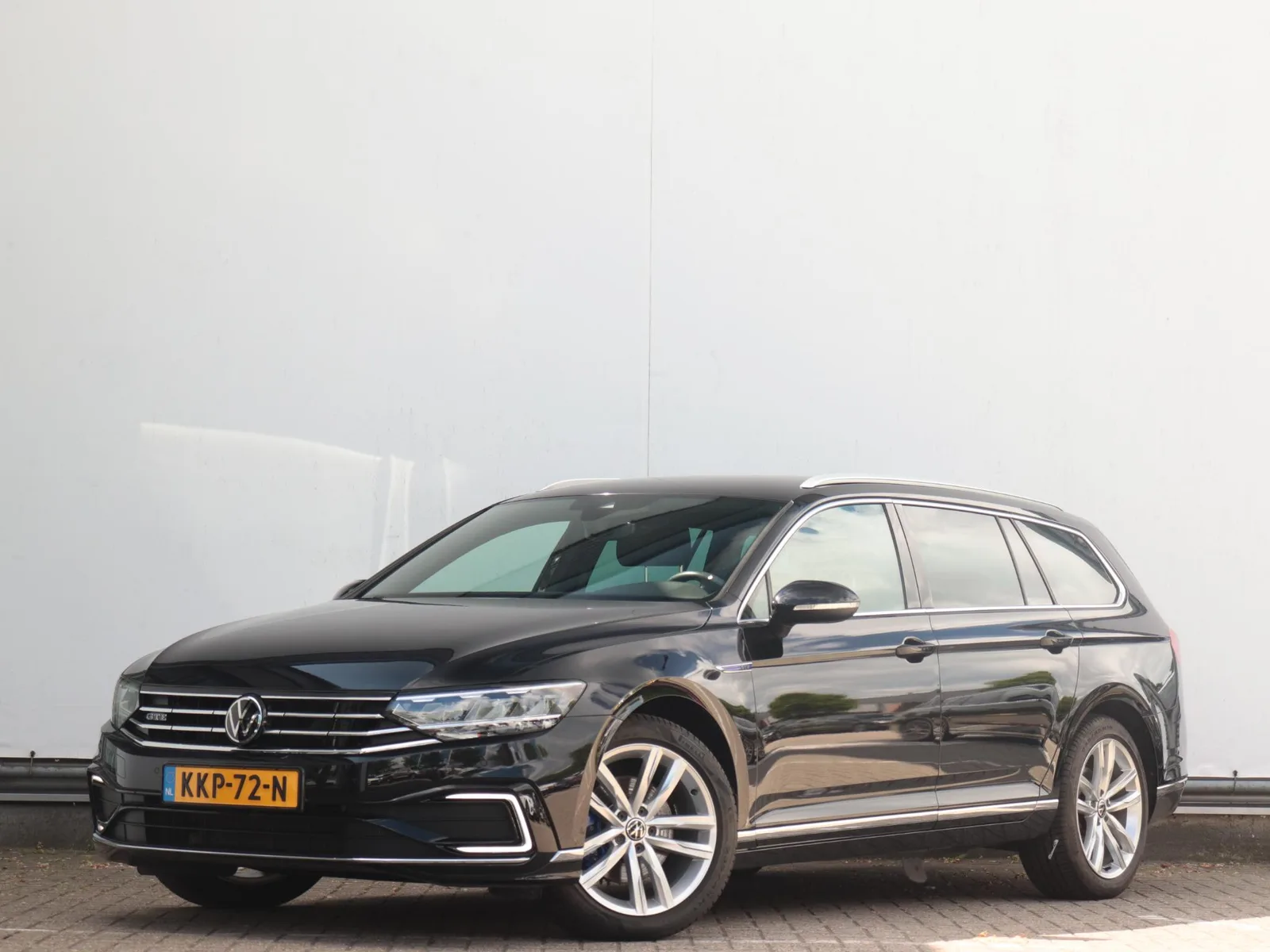 Volkswagen Passat (2021) — foto 1