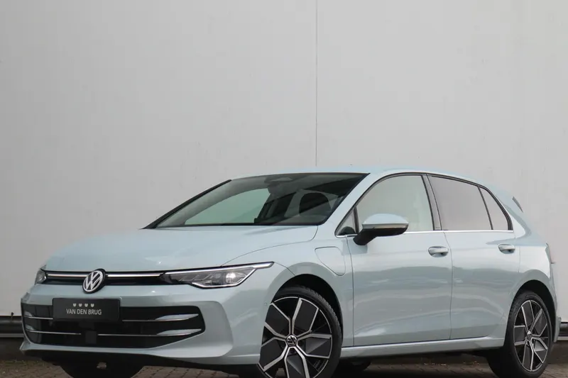 Volkswagen Golf (2025)