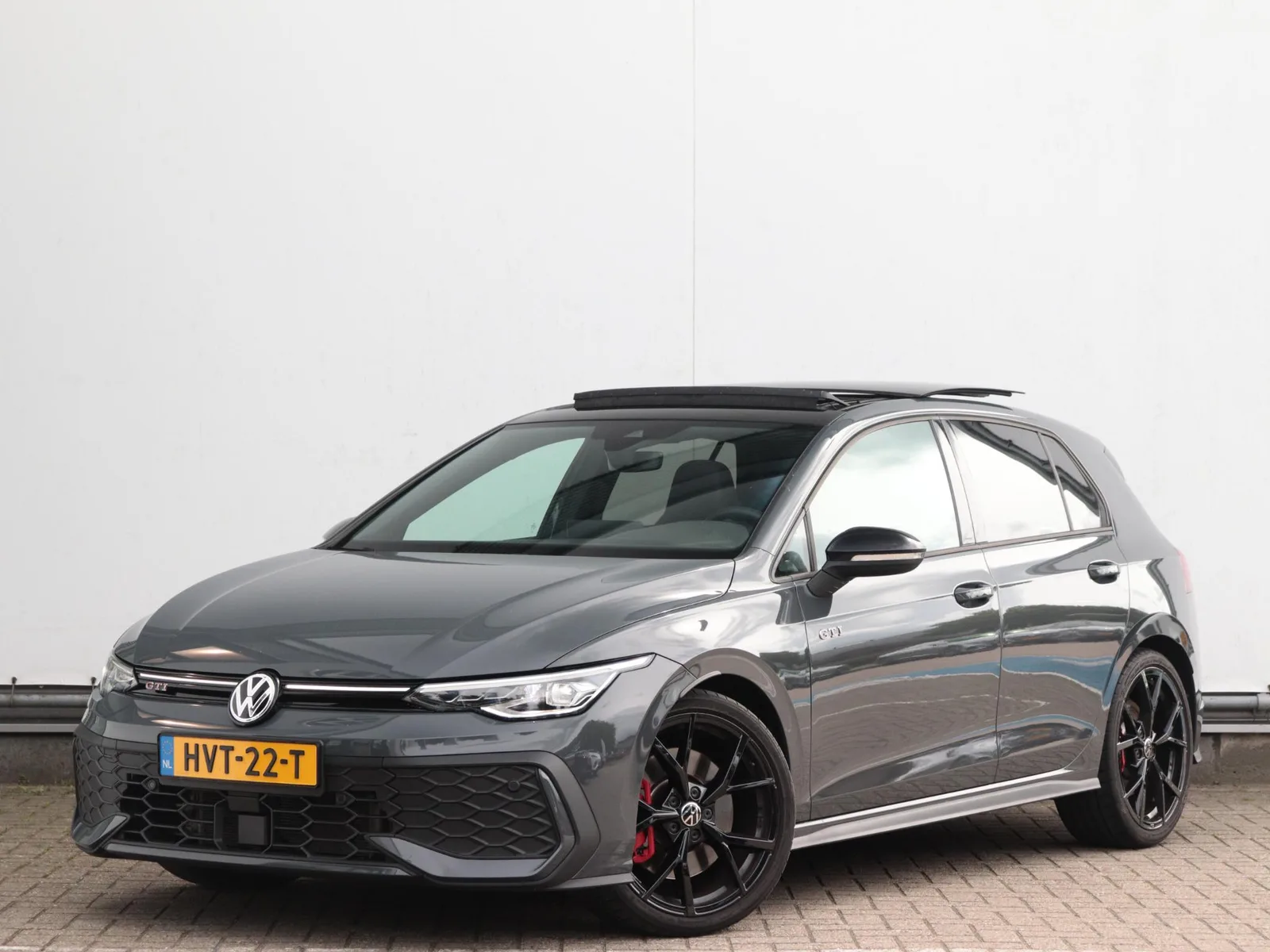 Volkswagen Golf (2024) — foto 1