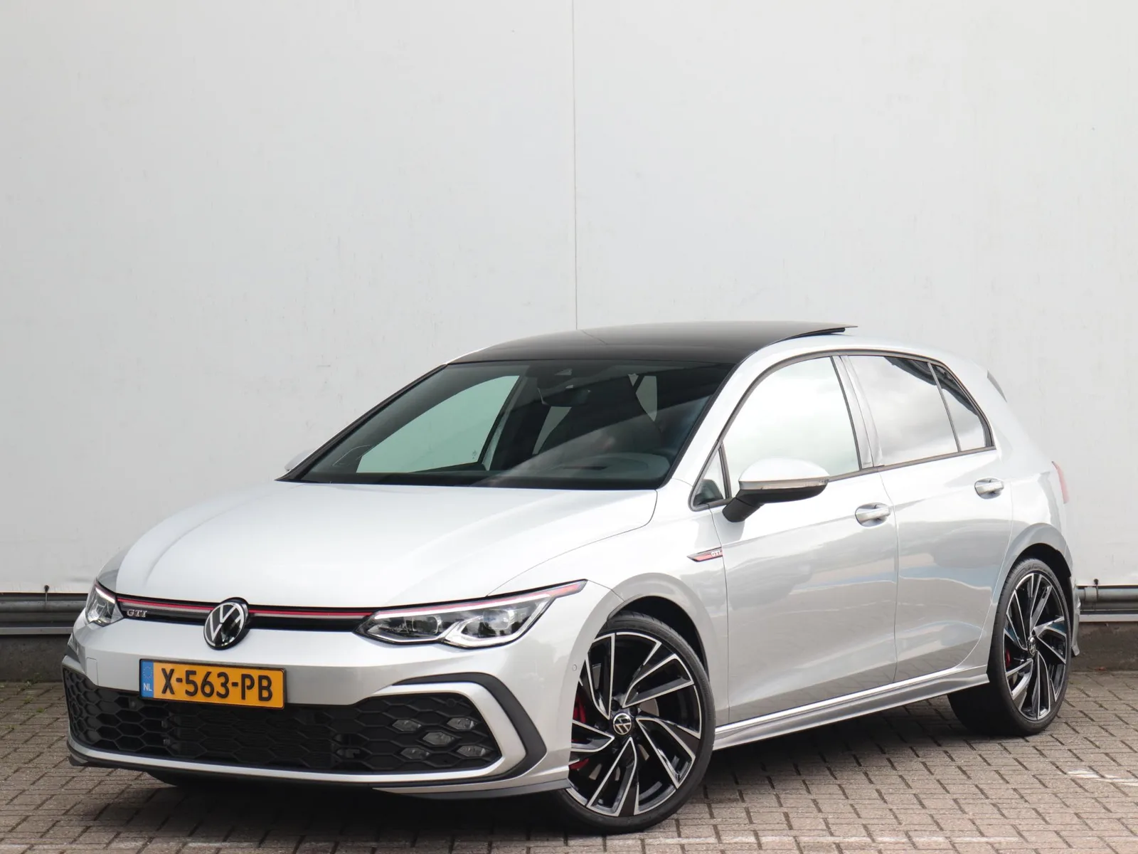Volkswagen Golf (2024) — foto 1