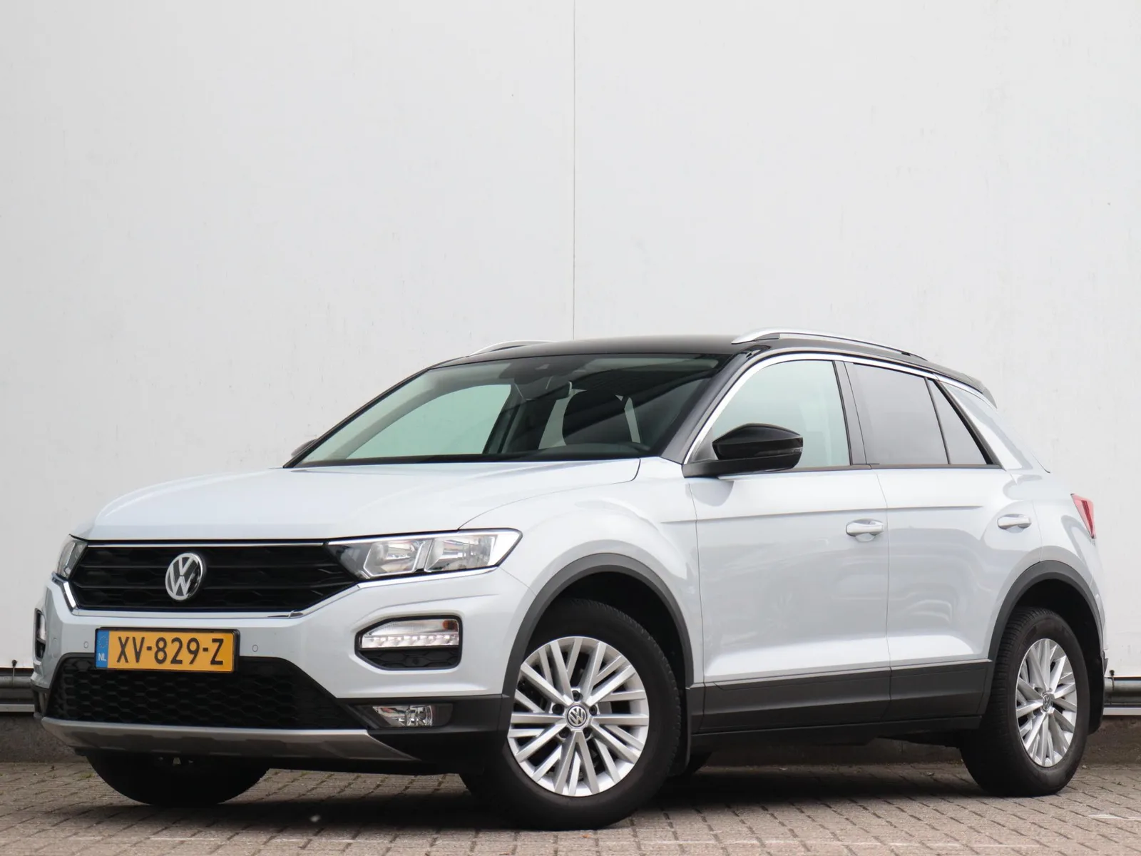 Volkswagen T-Roc (2019) — foto 1