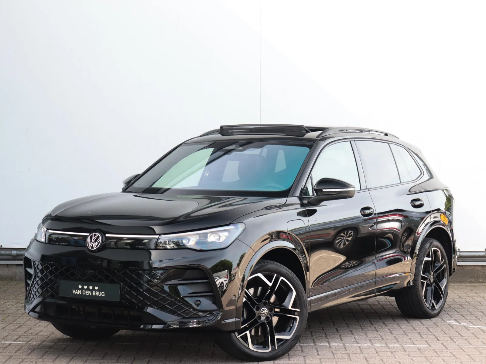 Volkswagen Tiguan (2025) — foto 1