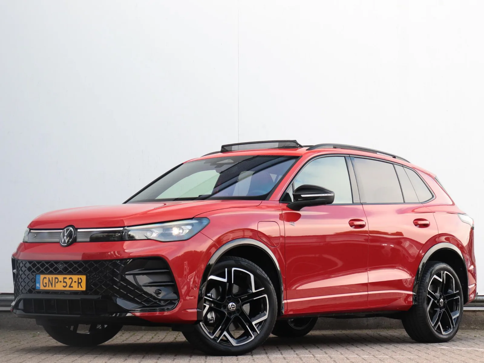 Volkswagen Tiguan (2024) — foto 1